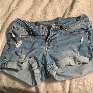 Cuffed denim shorts